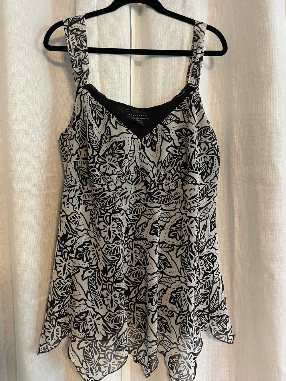 Black & White Floral Lace-Trim Camisole Tank Top